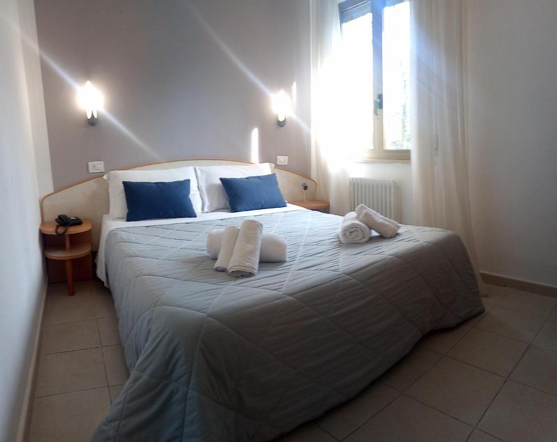 Economy Double or Twin Room,977146321:JPEG