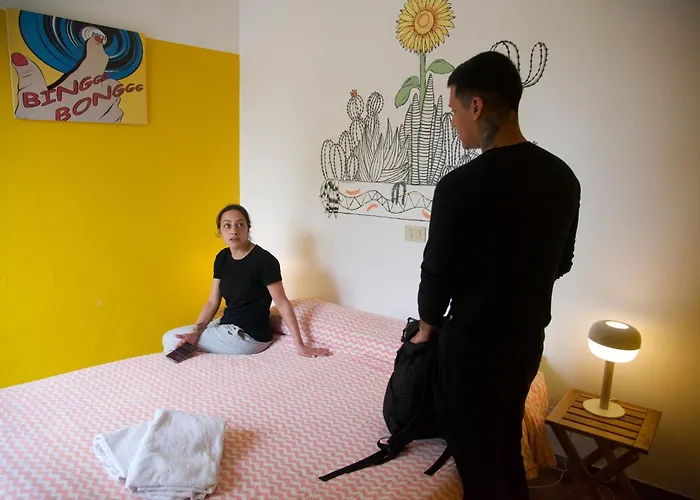 Ostello: Sunflower City Student Hostel & Bar